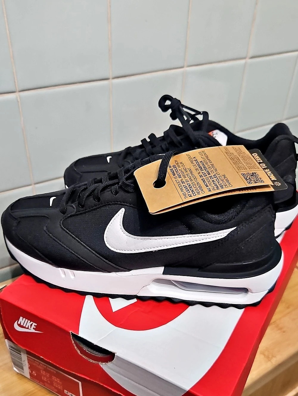 Nike Air Max Dawn Black And White US Women Size 6 NWT